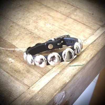 1-row large dome stud narrow wristband - Thumbnail 4