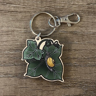 Ivy snail keychain