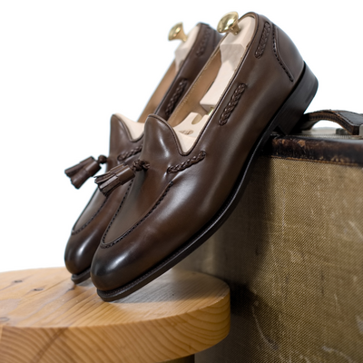 Classic men's handmade brown tassels loafer  genuine leather shoes