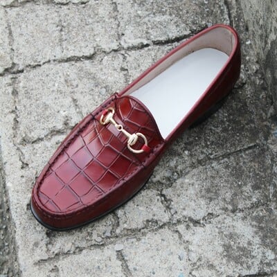 Burgundy color crocodile texture horse bit men loafers dress shoes - Thumbnail 4