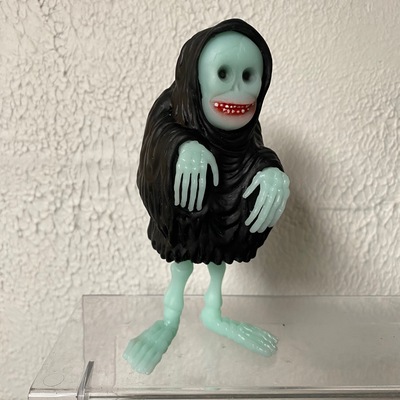 The creep with minty green bones