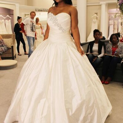 Simple beading crsytals ball gown wedding dress bridal gown