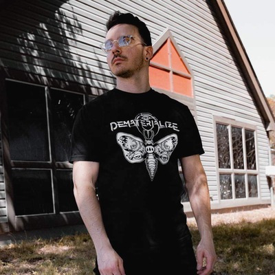 Moth tee