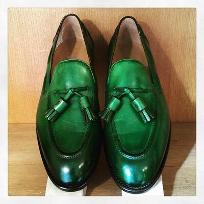 Handmade outstanding green leather shoes men's tassels loafers slips on shoes