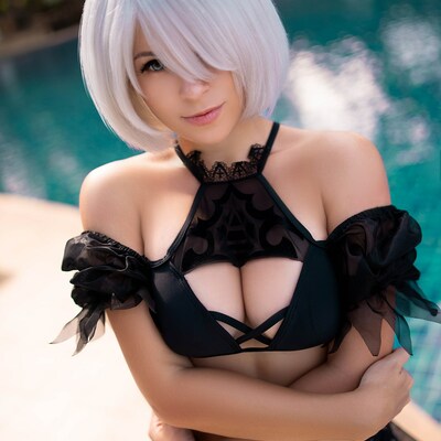2b in bikini