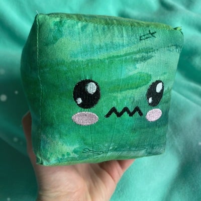 Green jellycube plushie - Thumbnail 5
