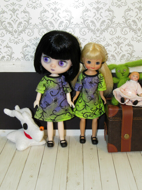 Spiders & Vines Raglan Dresses for Middie Blythe & Small Fashion Dolls