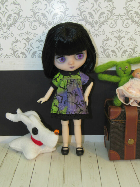 Spiders & Vines Vintage-Style Dresses for Middie Blythe & Small Fashion Dolls