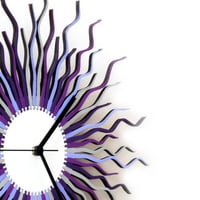 Medusa lavender - modern wooden wall clock in shades of purple and grey - Thumbnail 4