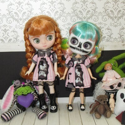 Loli goth critters vintage-style dresses for middie blythe & small fashion dolls