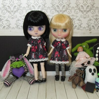Skelly roses vintage-style dresses for middie blythe & small fashion dolls