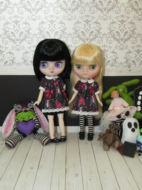 Skelly Roses Vintage-Style Dresses for Middie Blythe & Small Fashion Dolls