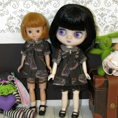 Coffin roses vintage-style dresses for middie blythe & small fashion dolls