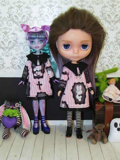 Loli Goth Critters Wednesday Style Dress For Blythe, Pullip, Rainbow High, 1/6 Fashion Dolls