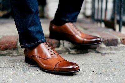 Men's Dress Shoes High Quality Leather Formal Shoes Brown Leather Brogue Shoes. 
