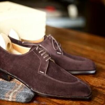 Men's dress shoes high quality leather formal shoes brown leather brogue shoes. 