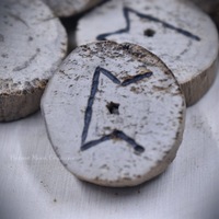 Driftwood 25 piece Elder Futhark rune set - Thumbnail 3