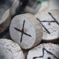 Driftwood 25 piece Elder Futhark rune set - Thumbnail 4
