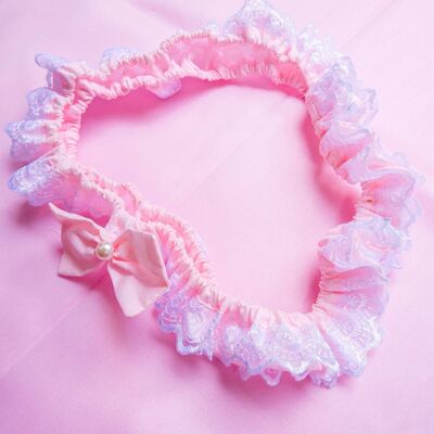 Elegant vintage scrunchie accessory | women's girls ponytail headwear hair scrunchie | white lace, ribbons, pearl - Thumbnail 1