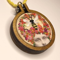 Honeybee Necklace - Thumbnail 3