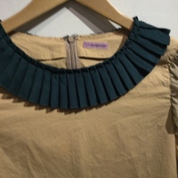 Sue Undercover pleats collared top - Thumbnail 2