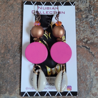 Pink sundress 🩷👗 handmade earrings by nubian collection artwear 👑 🔸️🔸️only one available⏳️✨️