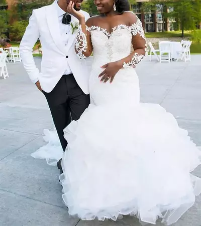 Plus Size Wedding Dresses Long Sleeves Mermaid Bridal Gowns Applique Lace Beaded Sheer Neckline Ruffles Sweep Train 