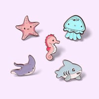 5pcs marine life series brooch shark jellyfish seahorse brooch - Thumbnail 3