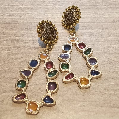 Chroma post hoop earrings