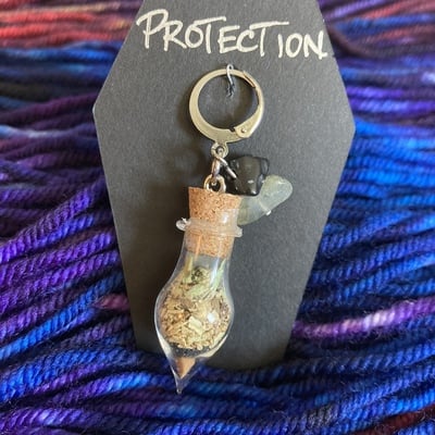 Protection witch jar stitch marker