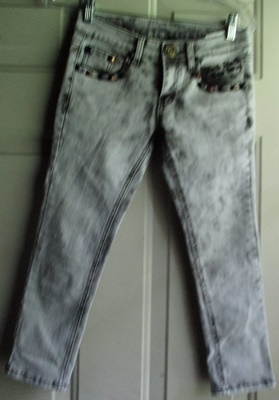 D.I.A. Faded with Black Jean Skull Capri Sz. 25JP