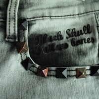 D.I.A. Faded with Black Jean Skull Capri Sz. 25JP - Thumbnail 2