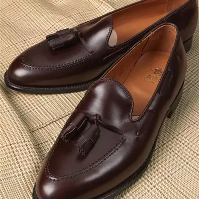 Handmade men's burgundy tassel loafer narrow toe original leather loafer shoes