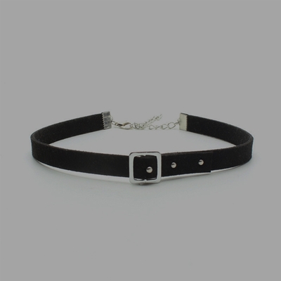 Dark punk buckle choker