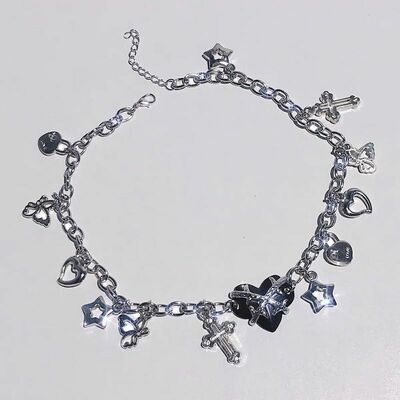 Dark thorn heart necklace