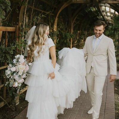 Ball gown tiered wedding dresses  train bridal dress