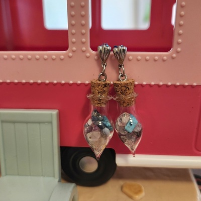 Distorted light beam earrings