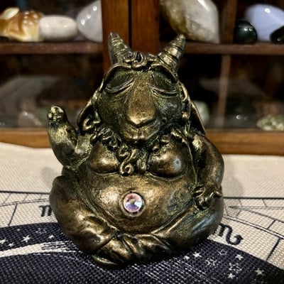 Meditating baphomet statue ("bronze")