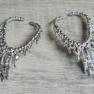 10pcs. silver icicle necklaces for fashion dolls 