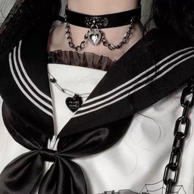 Lock my heart choker