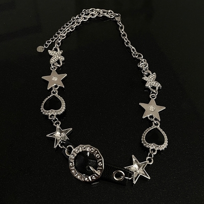 Glittering black heart necklace