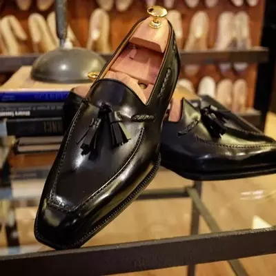 Handmade men's black tasselled loafer narrow toe original leather loafer shoes