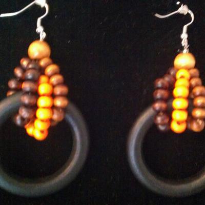 Wooden disc w/ multi beads