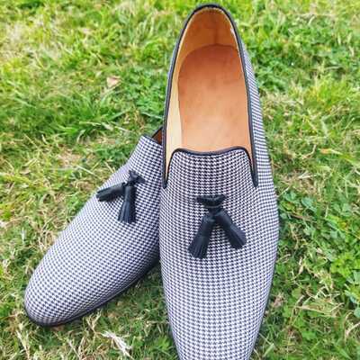 Bespoke custom made men shoes black & white fabric calf-skin leather tassel loafers dress