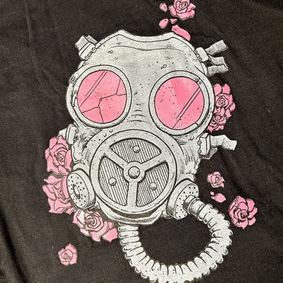 Pink gasmask t-shirt, short sleeved
