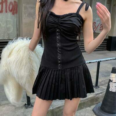 V-neck pleated black dress