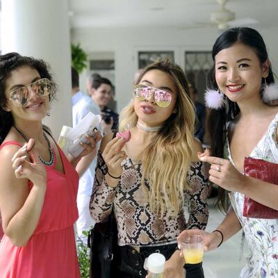 Macaron - The American Flag French Macaron Cookies (24 pack) - Thumbnail 5