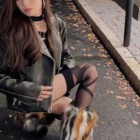 Alternative brown furry leg warmers - Thumbnail 4