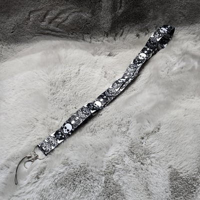 Skull lanyard - Thumbnail 5