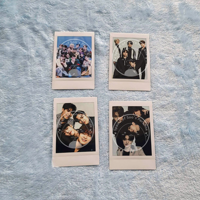Seventeen units polaroids
